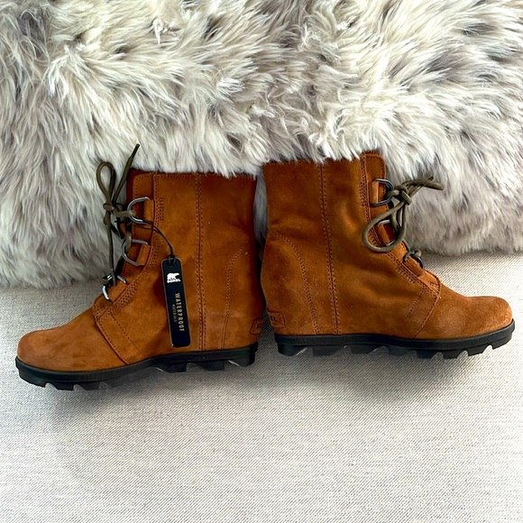 Women's Joan of Arctic Wedge II Boots Velvet Tan - Picture 6 of 6